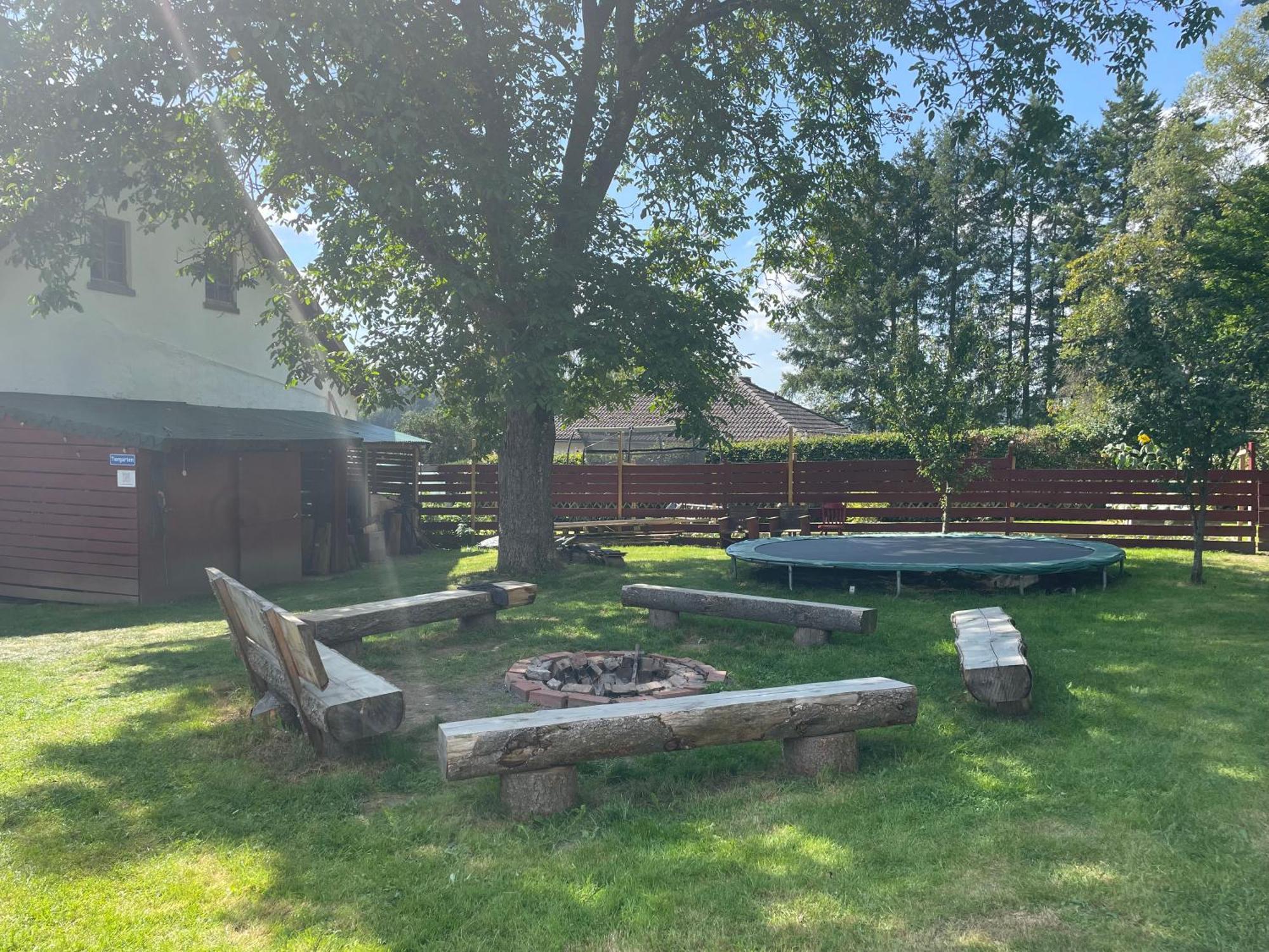 Ferienhaus Backesgarten Fuer 22 Personen Neichen Bagian luar foto