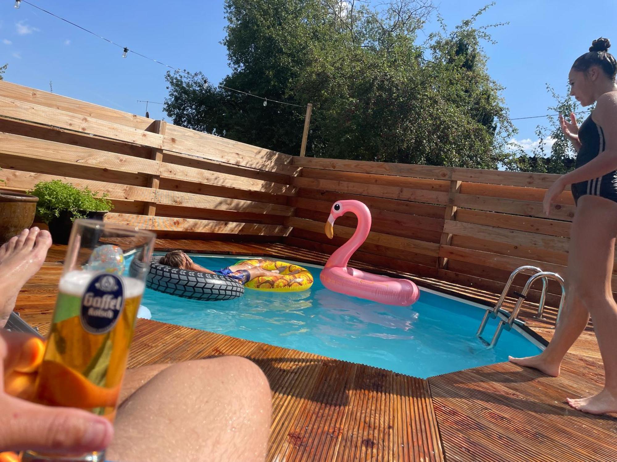 Ferienhaus Backesgarten Fuer 22 Personen Neichen Bagian luar foto